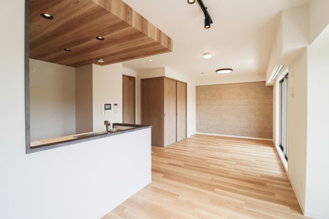 【Re Dream】ユニ・アルス洛西プレジオの居間・リビング|■大切なペットと暮らせるマンション♪（規約有）
(2025.3撮影)