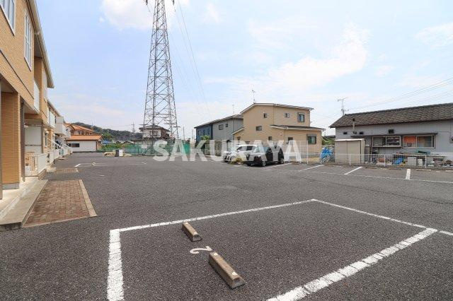 メゾンファシルの駐車場