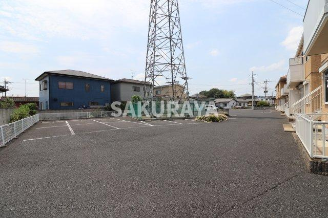 メゾンファシルの駐車場