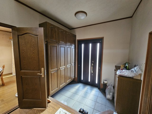筑西市甲中古戸建の玄関
