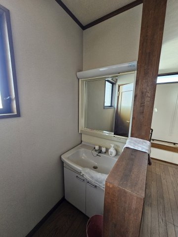 筑西市甲中古戸建の独立洗面台