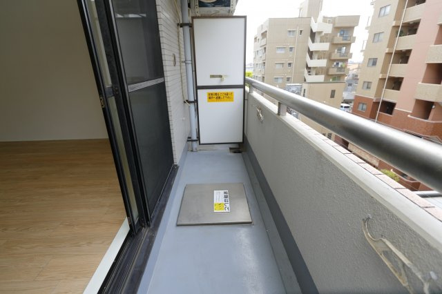 コスモリード篠崎駅前のバルコニー