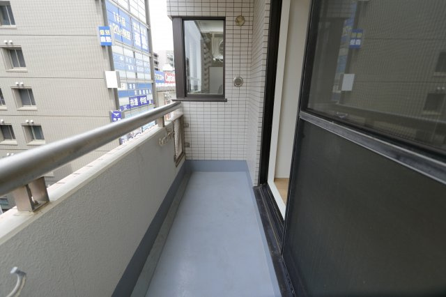 コスモリード篠崎駅前のバルコニー