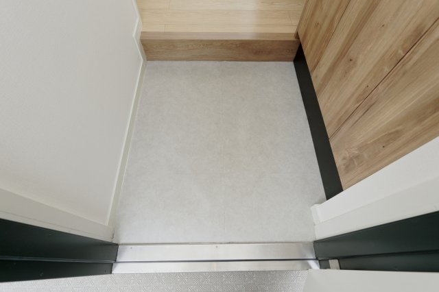 コスモリード篠崎駅前の玄関