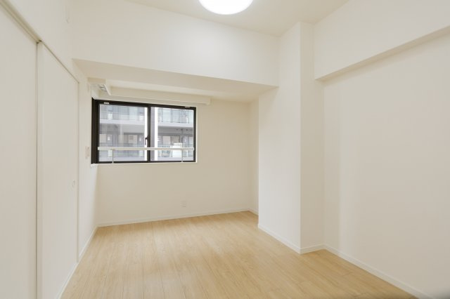 コスモリード篠崎駅前の洋室