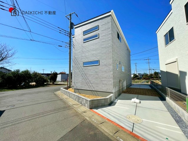 【前面道路含む現地写真】 | 鴻巣市松原9期　ピュアガーデン　新築戸建　全11棟　1号棟