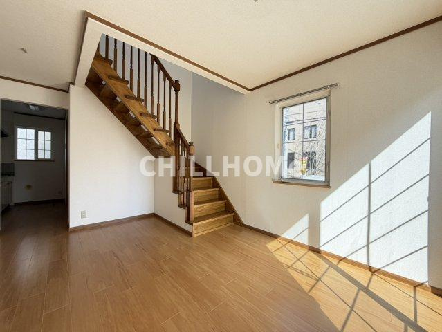 エトワールの居間・リビング|当社、チルホームのHPもご覧ください(^^)/物件情報多数♪