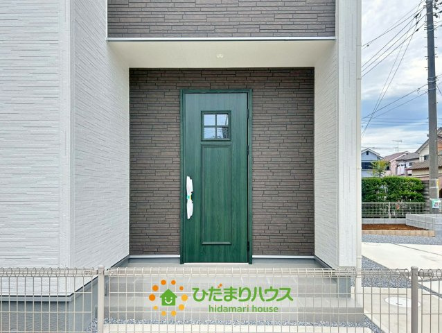 幸手西　新築一戸建て　01　リーブルファインの玄関