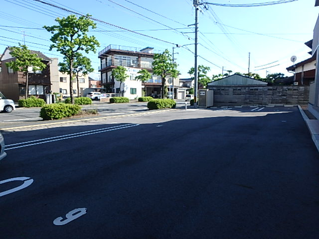 イクシードの駐車場