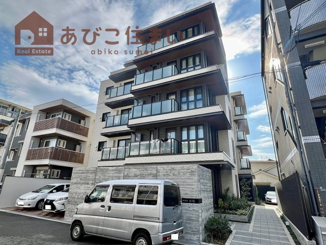 D-reidence長居の外観