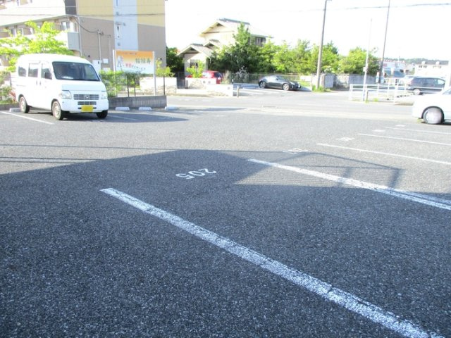 アネックスますやの駐車場