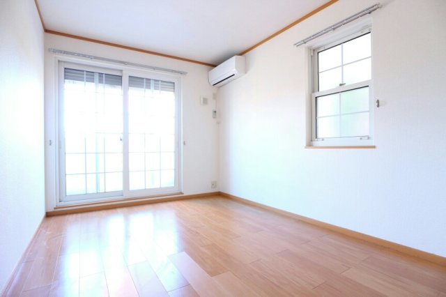 エ－デルハイムＡの居間・リビング