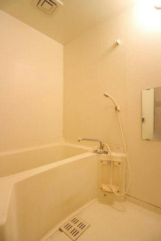 エ－デルハイムＡの浴室