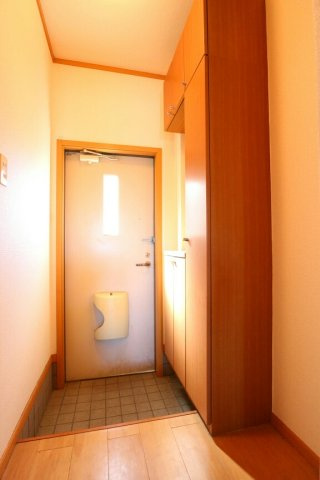 エ－デルハイムＡの玄関