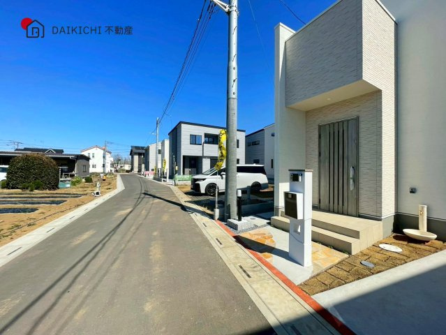 【前面道路含む現地写真】 | 鴻巣市松原9期　ピュアガーデン　新築戸建　全11棟　2号棟