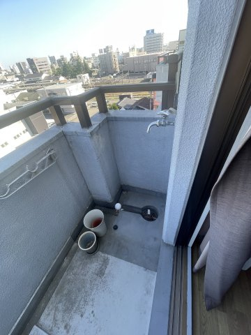 エルコ若松町マンションのバルコニー