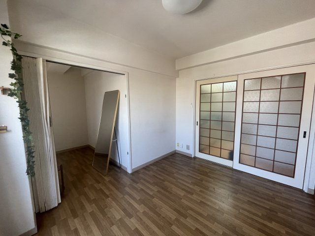 エルコ若松町マンションの居間・リビング