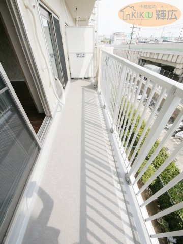 明石土山駅前スカイハイツB棟　3階のバルコニー