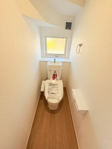 京地4丁目新築一戸建のトイレ|シンプルで使いやすいトイレです