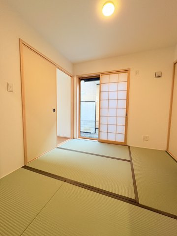 京地4丁目新築一戸建の和室|フローリングだけでなく、和室もあります