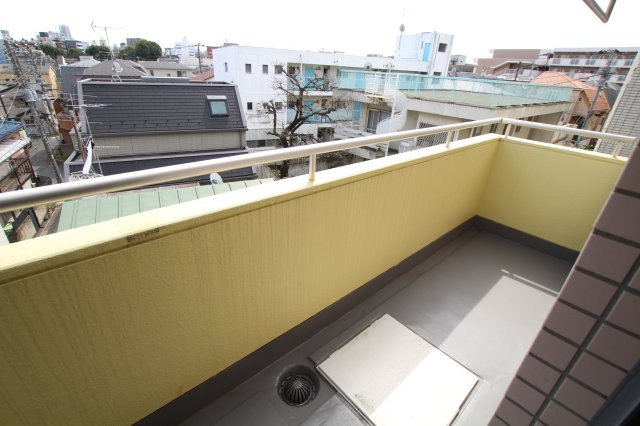 【バルコニー】