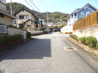 【前面道路含む現地写真】 | 川西市けやき坂３丁目38の6　中古一戸建て