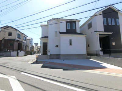 【前面道路含む現地写真】 | 綾瀬市小園南2丁目 新築戸建 全2棟