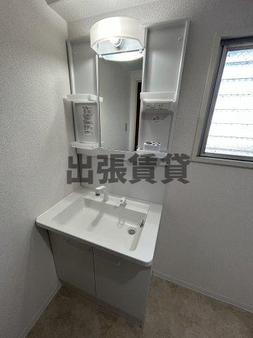 仲介手数料0円！！フルーヴェ1番館の独立洗面台