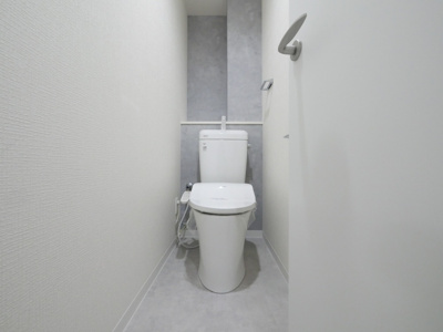 【トイレ】 | 南堀江アパートメントシエロ | 落ち着いた色調のトイレです