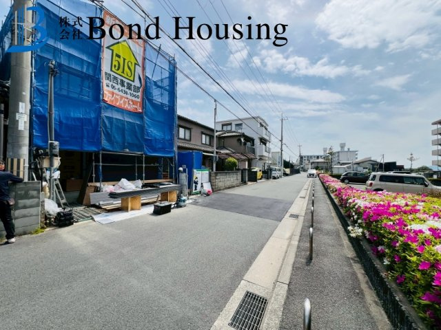江井ヶ島駅徒歩10分　耐震等級3　大久保町江井島　新築戸建の前面道路含む現地写真