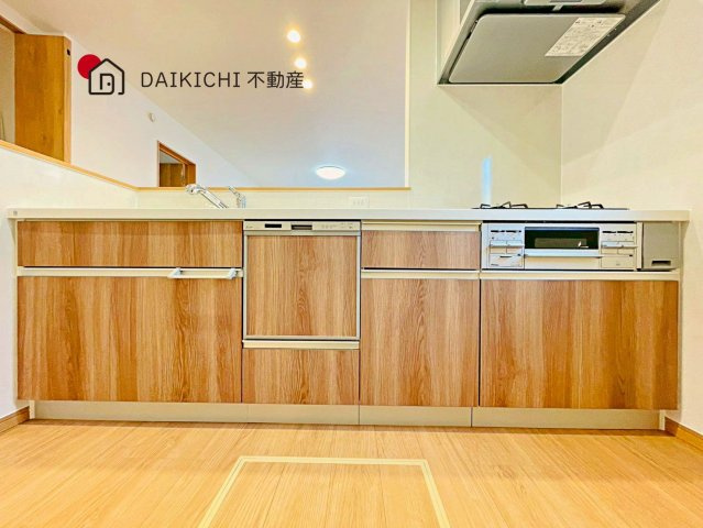 【キッチン】 | 久喜市青葉第7期　ワイウッドコート　新築戸建　全3棟　2号棟
