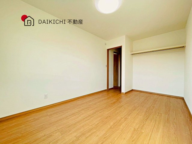 【洋室】 | 久喜市青葉第7期　ワイウッドコート　新築戸建　全3棟　2号棟