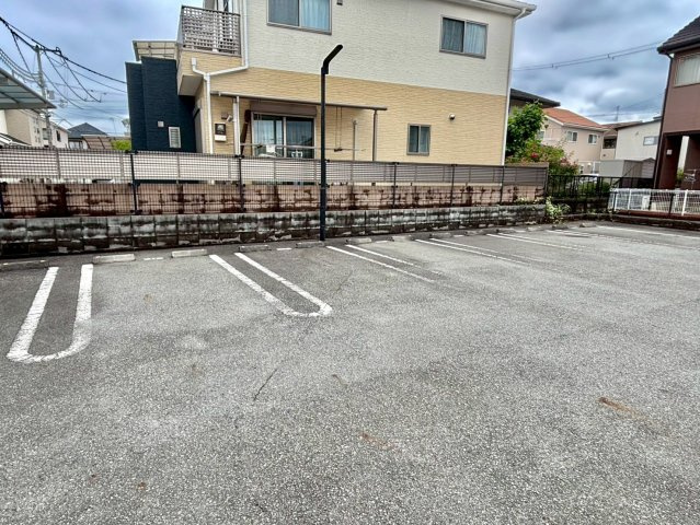 パストラル田寺Ｂ棟の駐車場