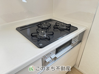【キッチン】 | CRADLEGARDEN古河市尾崎第1　1号棟 | お手入れ簡単！スッキリとしていながら機能的な換気扇が標準で備わっています！
