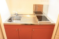 クレストタウンＡのキッチン|作業スペースがうれしいキッチン