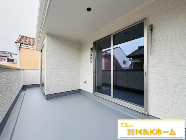 知多市梅が丘1丁目　全3棟　1号棟のバルコニー|2部屋から行き来出来るバルコニー☆
