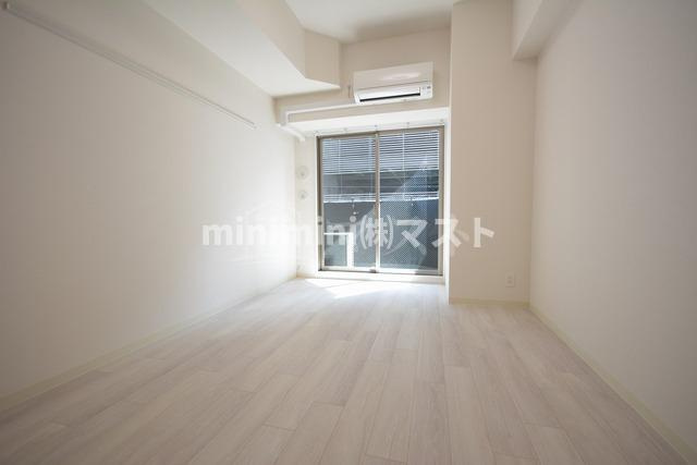 ララプレイス難波ガルテンの居間・リビング