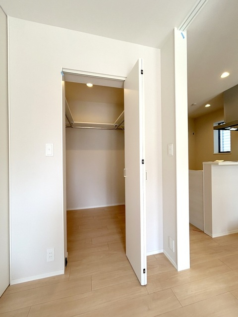 グランベル津田沼の収納|★1.4帖のウォークインクローゼット★