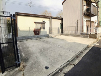 【駐車場】