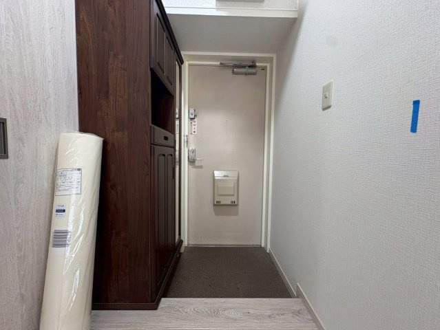 多摩市馬引沢２丁目の賃貸マンションの玄関|別部屋参考