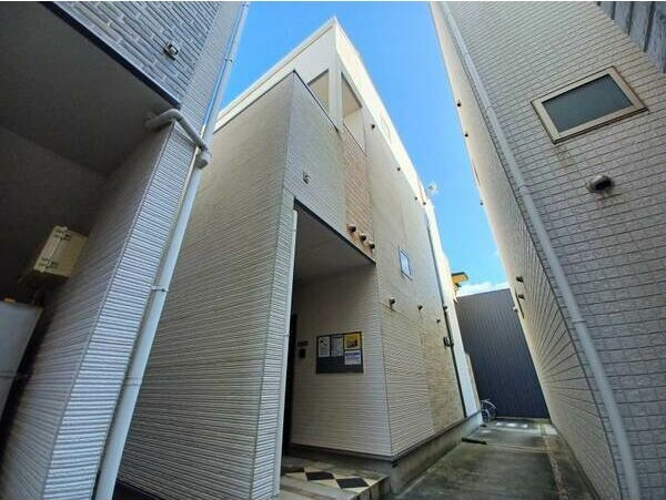 ヴィラ駈上のエントランス