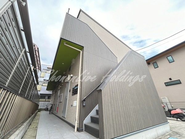 平塚市立野町のアパート