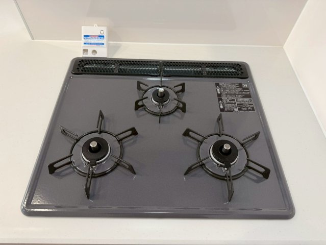 山田車塚町　Ⅲ期１号地のその他|【ホーロートップガスコンロ】
炒め物や煮込み料理など、３口コンロは同時に調理ができ作業効率がアップ！
