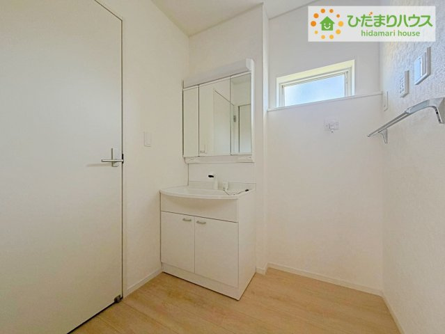 ひたちなか市平磯町第2　新築戸建　1号棟の独立洗面台|暮らしを快適に変えるシャワー付洗面台☆彡
