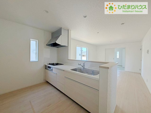 ひたちなか市平磯町第2　新築戸建　1号棟のキッチン|お料理しながら、TVだって見れちゃいます！
