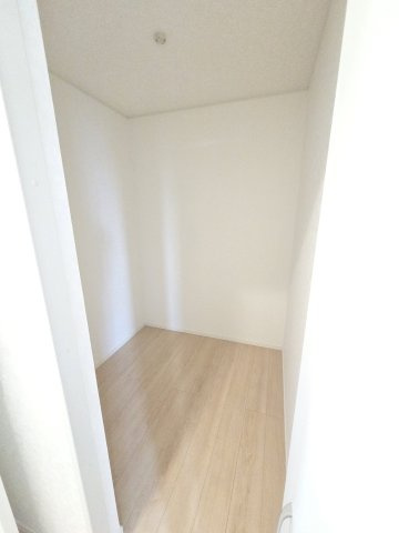 新築　伊勢崎市境米岡第3　1号棟　Cradle Gardenの収納|現地写真　主寝室はウォークインクローゼットなのでたくさん収納出来ちゃいます！