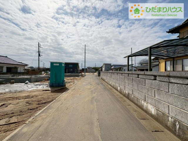 ひたちなか市平磯町第2　新築戸建　2号棟の前面道路含む現地写真|カースペースは2台分確保!(^^)!