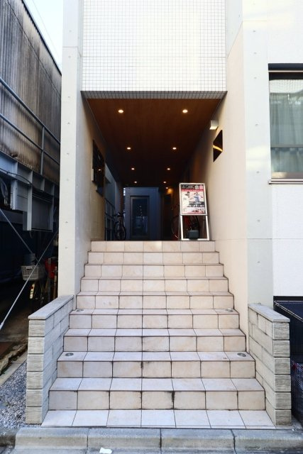 Ruygo神楽坂のエントランス