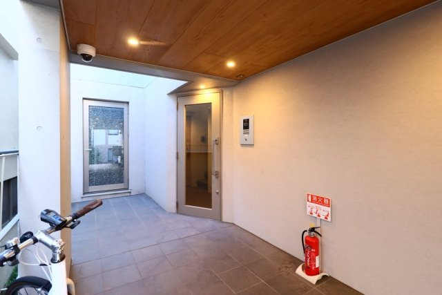 Ruygo神楽坂のエントランス