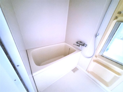 【浴室】 | コーポマルハA・B・C | コンパクトで使いやすいお風呂です